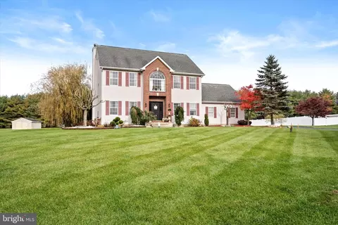 6 Maria Dr, New Egypt, NJ 08533