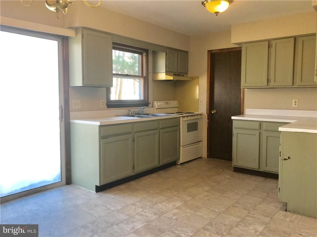 1216 Ocean St, Forked River, NJ 08731 photo 2