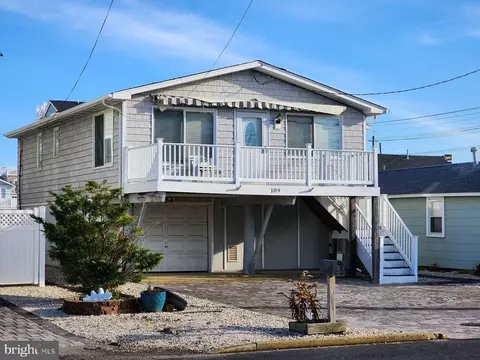 109 W 25th St, Ship Bottom, NJ 08008