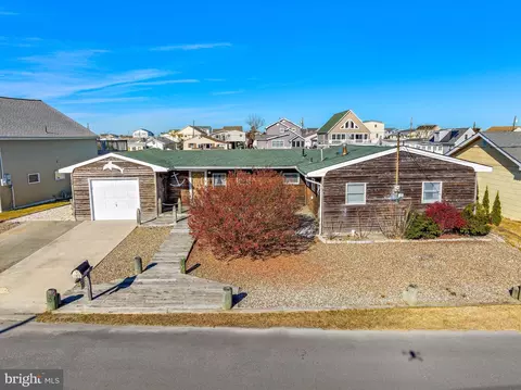 140 S Forecastle Dr, Little Egg Harbor Twp, NJ 08087