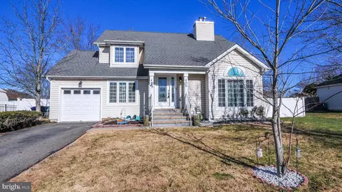 116 Oneida Lake Dr, Tuckerton, NJ 08087