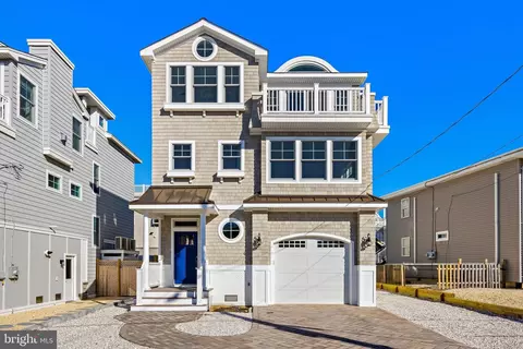 109 E Connecticut Ave, Beach Haven, NJ 08008