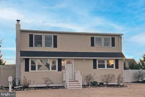 242 W 15th #2, Ship Bottom, NJ 08008