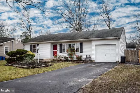 240 Juniper Ln, Forked River, NJ 08731