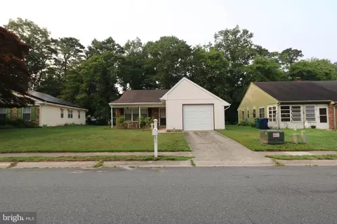 243 Lexington Dr, Tuckerton, NJ 08087