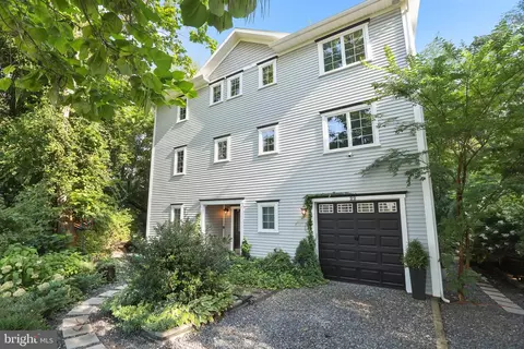 22 Birdsall St, Waretown, NJ 08758