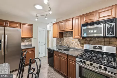 27 Cardinal St #B, Manchester Township, NJ 08759