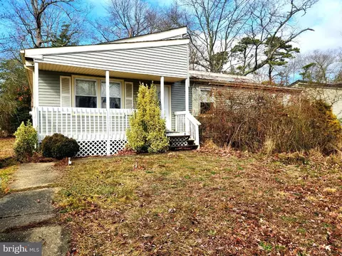 955 Center St, Tuckerton, NJ 08087