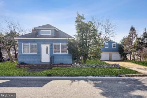 532 E Bayview Ave, Ocean Gate, NJ 08740