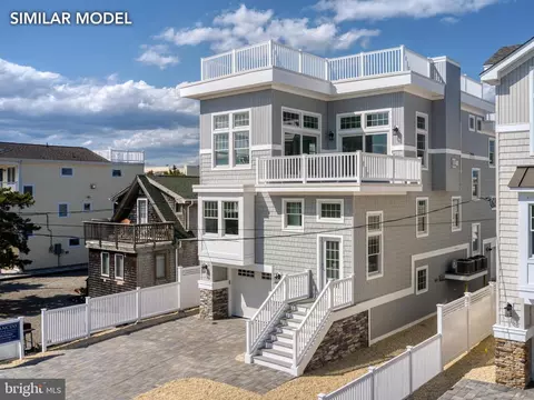 15 E 25th St, Long Beach Township, NJ 08008