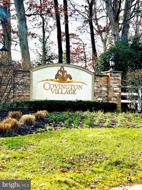 124 Sophee Ln, Lakewood, NJ 08701