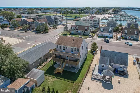 403 Coral St, Beach Haven, NJ 08008