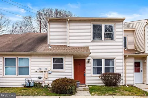 100 Pin Oak Ln, Tuckerton, NJ 08087