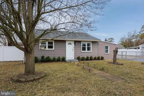 338 Neptune Ave, Beachwood, NJ 08722