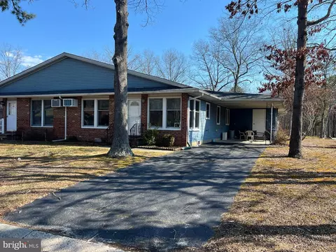 13 A Acorn Rd, Manahawkin, NJ 08050