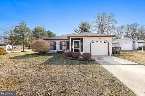 401 Betsy Ross Ln, Tuckerton, NJ 08087
