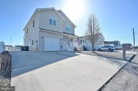 15 Lake Superior Dr, Little Egg Harbor Twp, NJ 08087