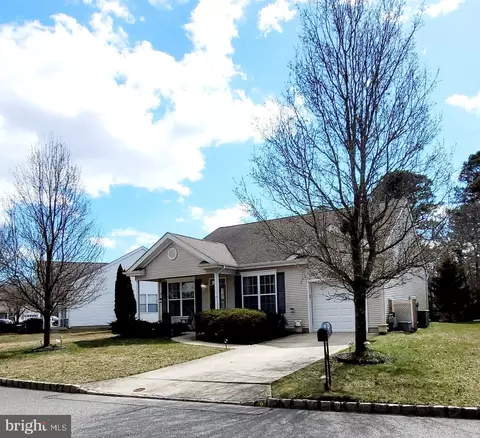 14 Crestview Ct, Tuckerton, NJ 08087
