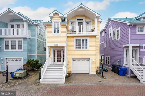 814 W Bay Club Ln, Beach Haven, NJ 08008