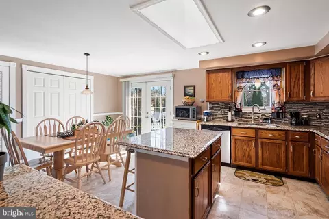 Kitchen - 201 A Station Dr, Forked River, NJ 08731 photo 3 of 4