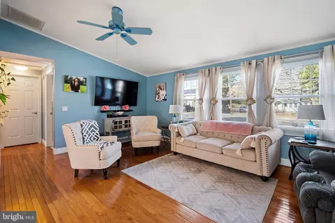 Living - 201 A Station Dr, Forked River, NJ 08731 photo 2 of 5