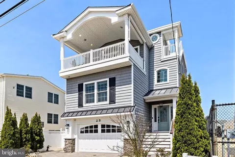 25 W Roosevelt Ave, Long Beach Township, NJ 08008