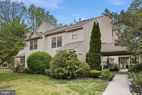 703 Bluebell Dr, Jackson, NJ 08527