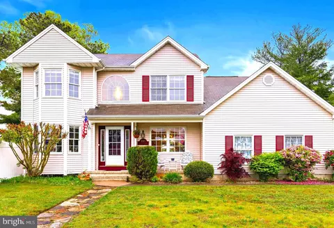 293 Tackle Ave, Manahawkin, NJ 08050