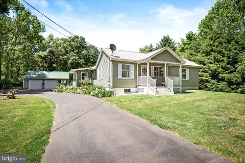 471 Pinehurst Rd, Cream Ridge, NJ 08514