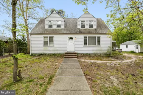 2113 Windsor Ave, Toms River, NJ 08753