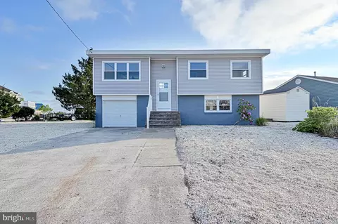 140 E Raritan Dr, Tuckerton, NJ 08087