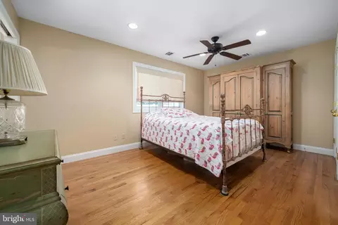 Bedroom - 375 Constitution Dr, Forked River, NJ 08731 photo 2 of 2