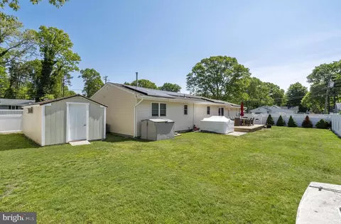 Exterior - 375 Constitution Dr, Forked River, NJ 08731 photo 8 of 9