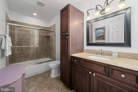 Bath - 375 Constitution Dr, Forked River, NJ 08731 photo 1 of 2