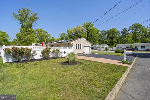 Exterior - 375 Constitution Dr, Forked River, NJ 08731 photo 3 of 9