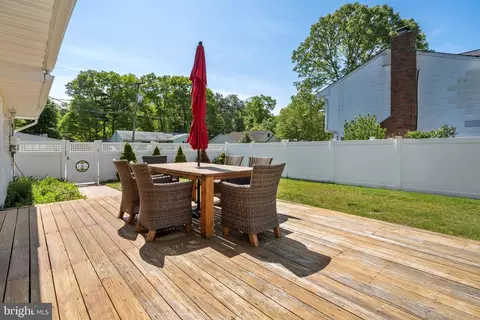 Exterior - 375 Constitution Dr, Forked River, NJ 08731 photo 5 of 9