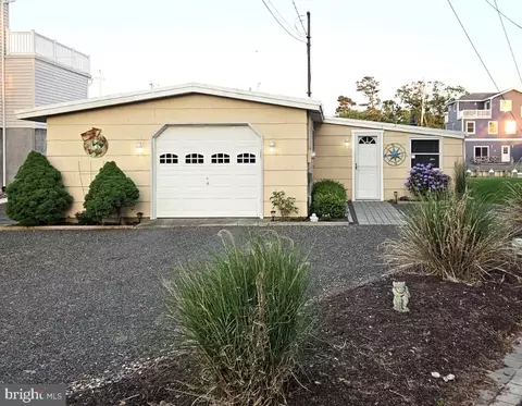 26 Daddy Tucker Dr, Tuckerton, NJ 08087