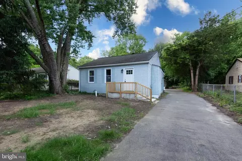 17 Cedar St, New Egypt, NJ 08533