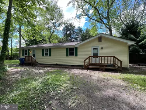 816 Delaware Ave, Manahawkin, NJ 08050