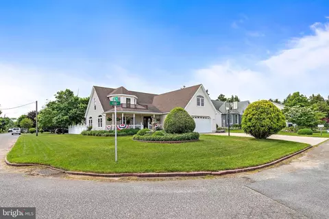 810 Cedar St, Tuckerton, NJ 08087