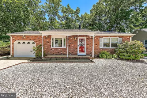 197 Bowline Rd, Manahawkin, NJ 08050