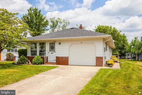 46 Castle Harbor Dr, Toms River, NJ 08757