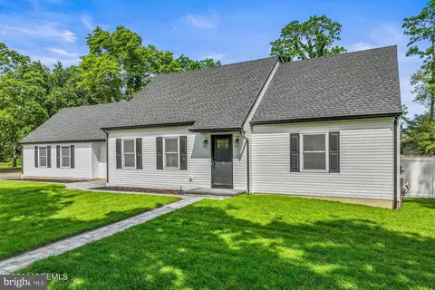 133 Stone Hedge Dr, Toms River, NJ 08753