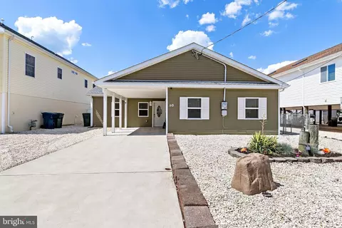 50 Lake Superior Dr, Tuckerton, NJ 08087