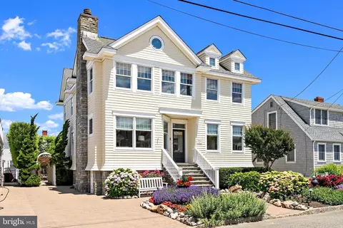 127 E Ryerson Ln, Long Beach Township, NJ 08008
