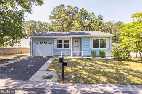 35 Keene St, Whiting, NJ 08759