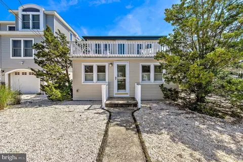 325 S 2nd St, Surf City, NJ 08008