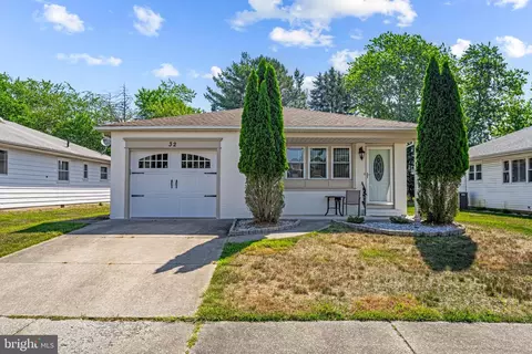 32 Liberta Dr, Toms River, NJ 08757