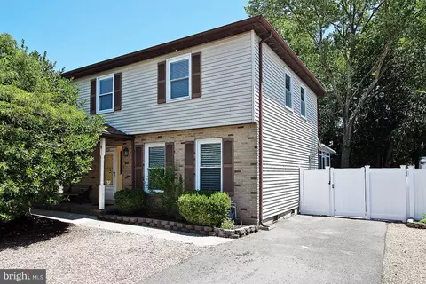 25 B Denville St, Barnegat, NJ 08005