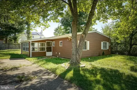 304 Falcon Dr, Tuckerton, NJ 08087